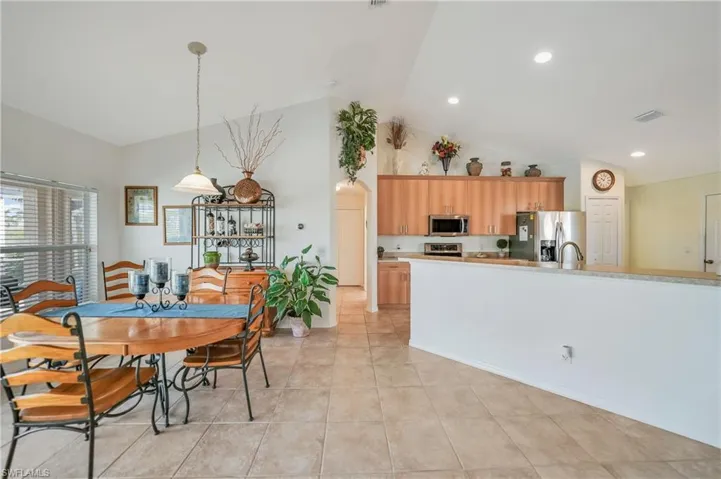 2517 SW 2nd  TER, Cape Coral, FL 33991