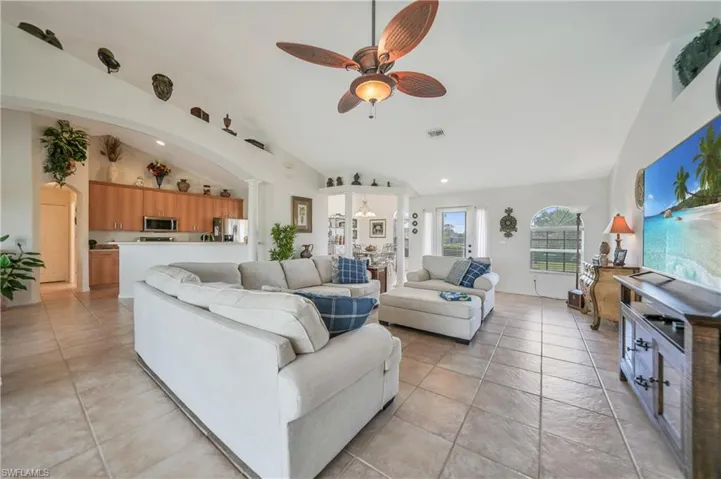 2517 SW 2nd  TER, Cape Coral, FL 33991