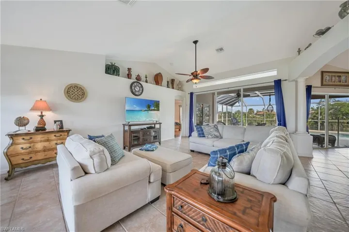 2517 SW 2nd  TER, Cape Coral, FL 33991