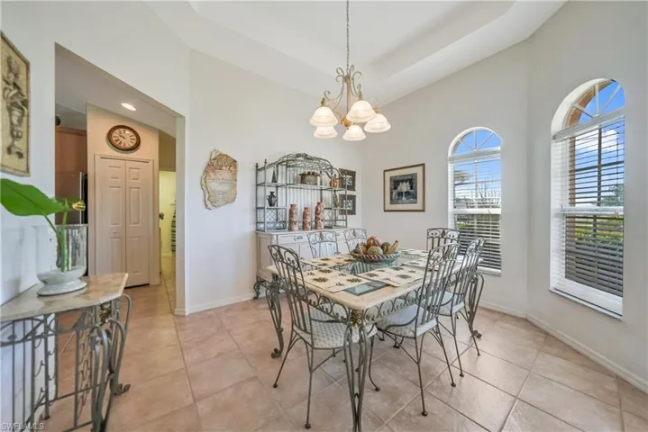 2517 SW 2nd  TER, Cape Coral, FL 33991