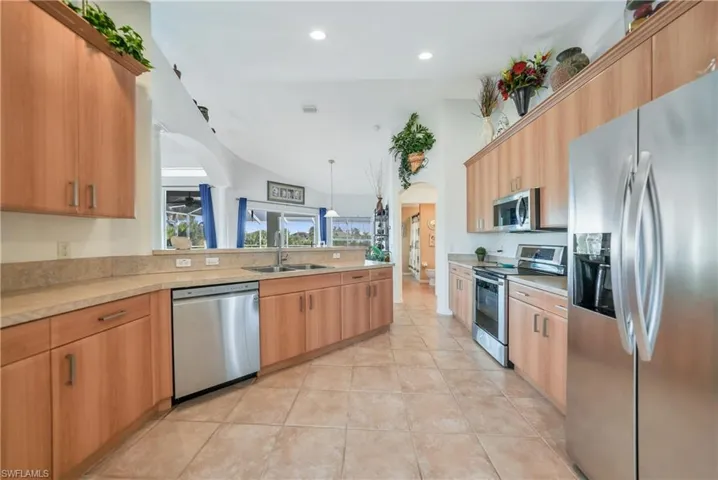 2517 SW 2nd  TER, Cape Coral, FL 33991
