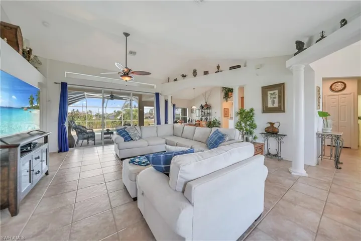 2517 SW 2nd  TER, Cape Coral, FL 33991
