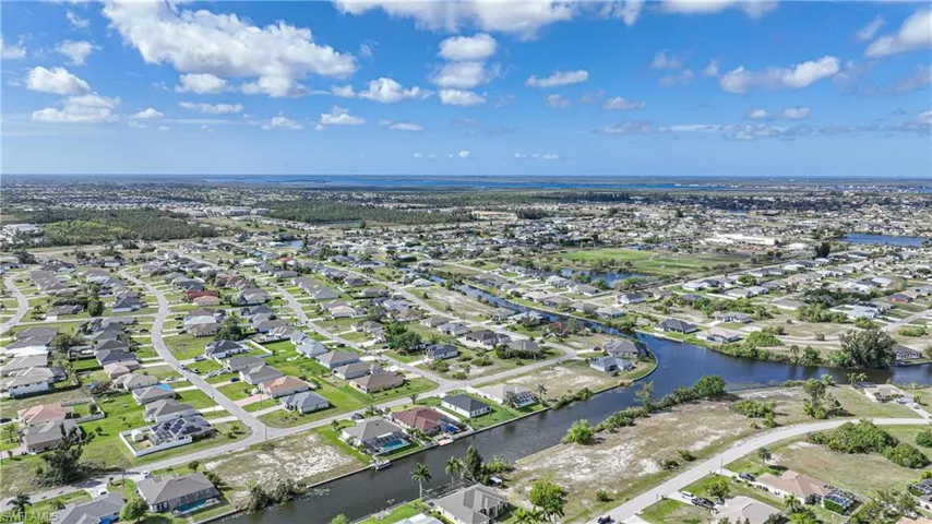 2517 SW 2nd  TER, Cape Coral, FL 33991