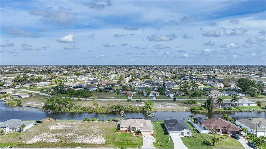 2517 SW 2nd  TER, Cape Coral, FL 33991