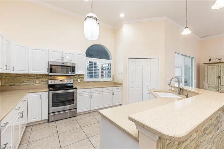 12288 Casals Ln, Bonita Springs, Florida 34135