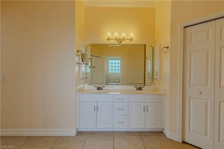 12288 Casals Ln, Bonita Springs, Florida 34135
