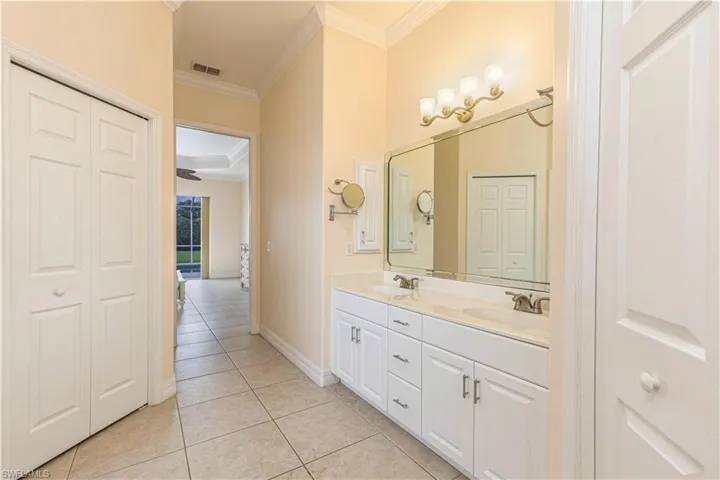 12288 Casals Ln, Bonita Springs, Florida 34135