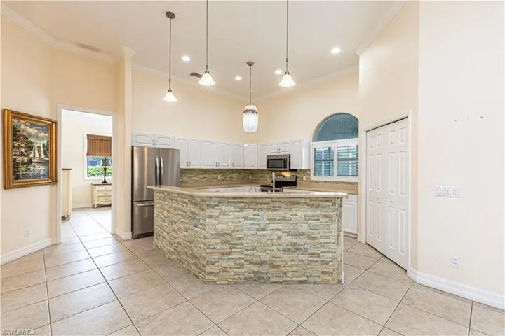 12288 Casals Ln, Bonita Springs, Florida 34135
