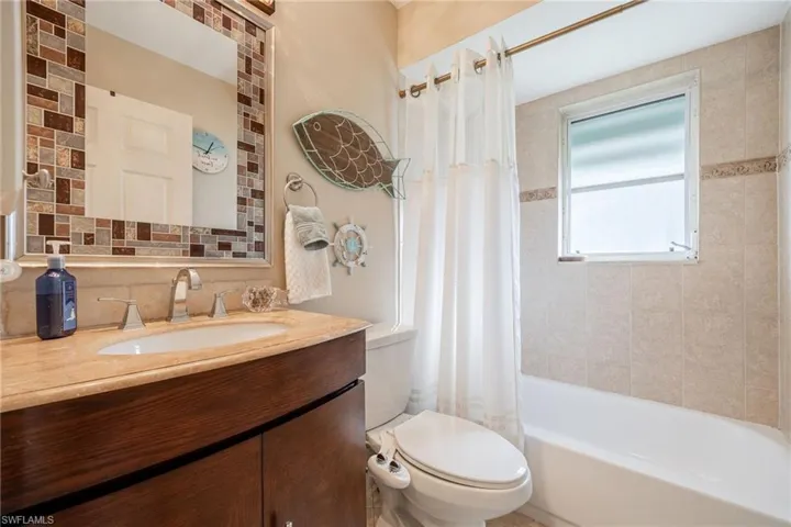 606 SE 28th  TER, Cape Coral, FL 33904