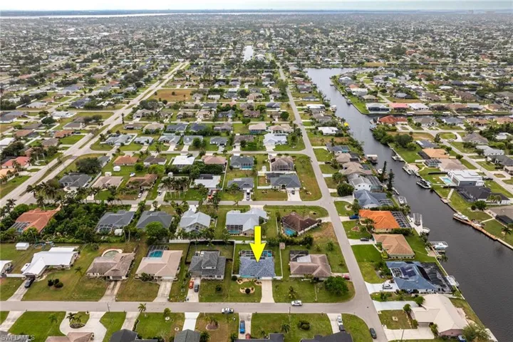 606 SE 28th  TER, Cape Coral, FL 33904