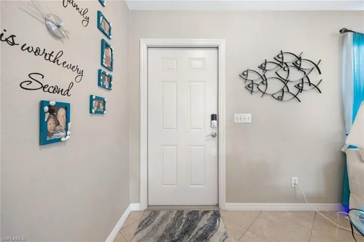 606 SE 28th  TER, Cape Coral, FL 33904
