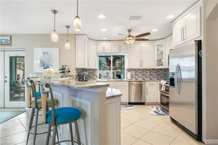 606 SE 28th  TER, Cape Coral, FL 33904