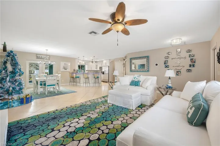 606 SE 28th  TER, Cape Coral, FL 33904