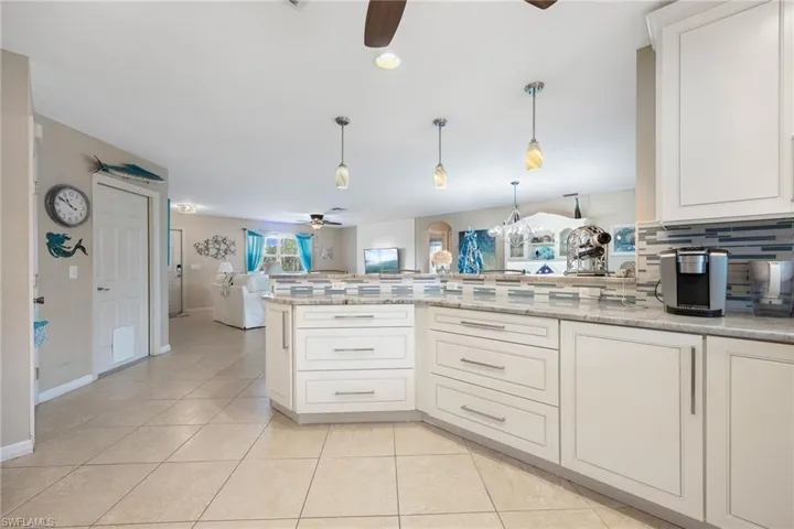 606 SE 28th  TER, Cape Coral, FL 33904