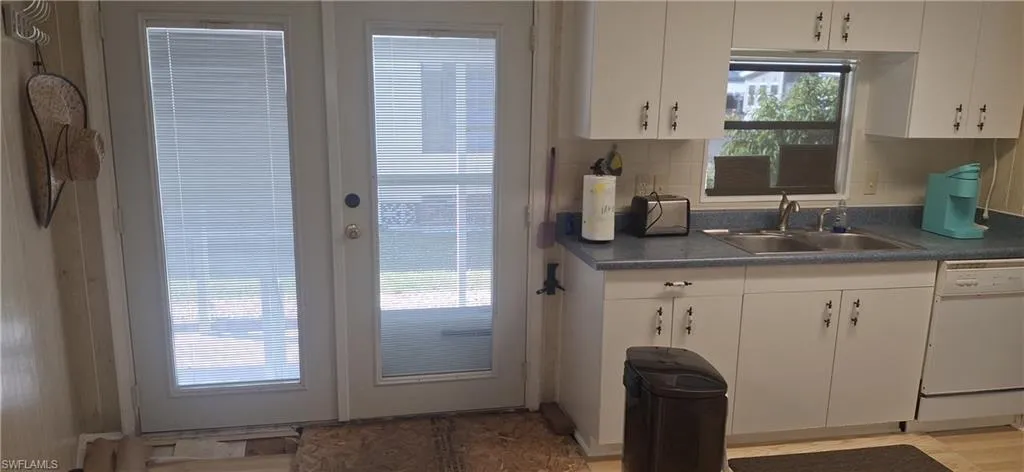 French doors Side Entry