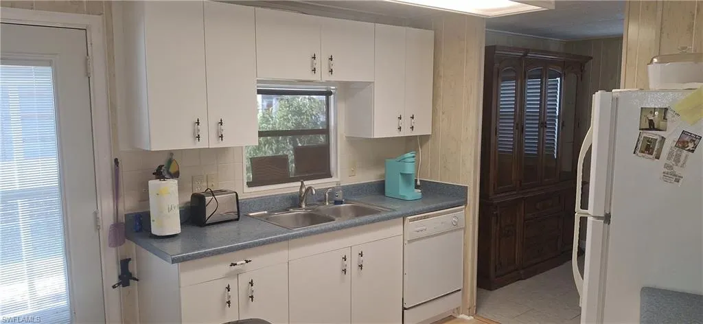 Access to dining room