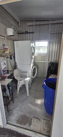 Washer/Dryer in shed