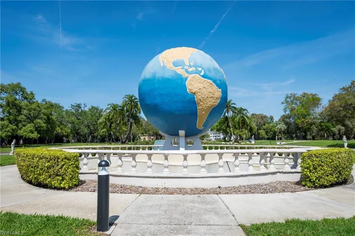 View of home's community