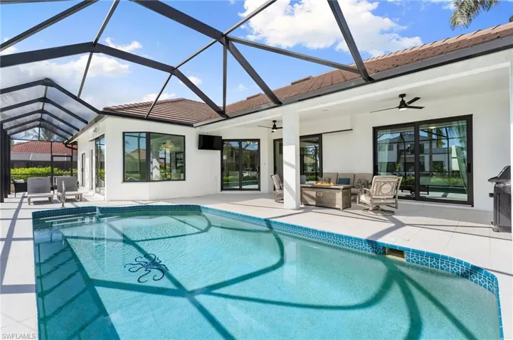 Swimming Pool and outdoor lanai
