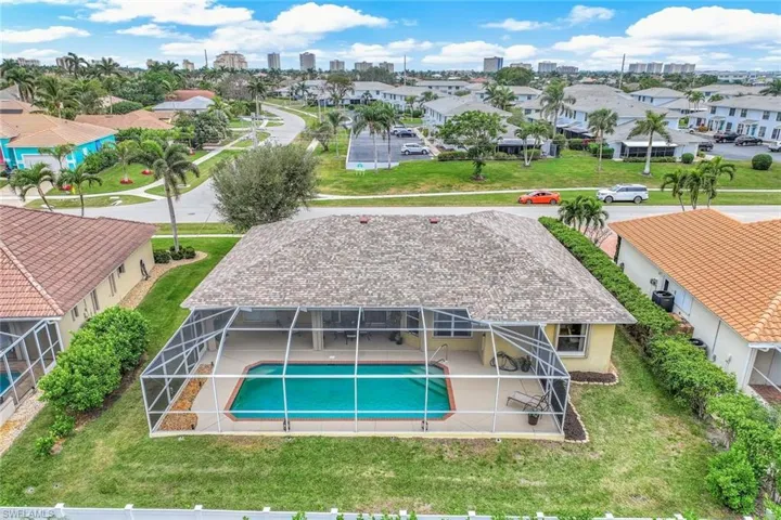 Birds eye view of property
