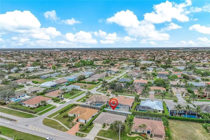 Birds eye view of property