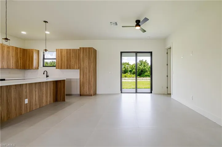 2705 Darlene Pl, Lehigh Acres, Florida 33971