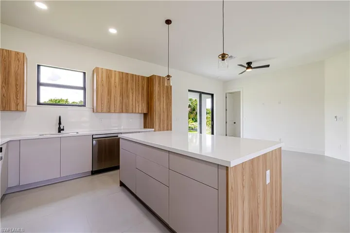2705 Darlene Pl, Lehigh Acres, Florida 33971