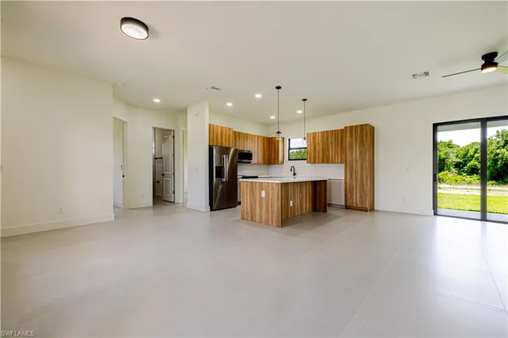 2705 Darlene Pl, Lehigh Acres, Florida 33971