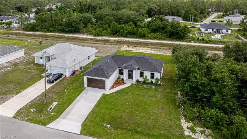 2705 Darlene Pl, Lehigh Acres, Florida 33971