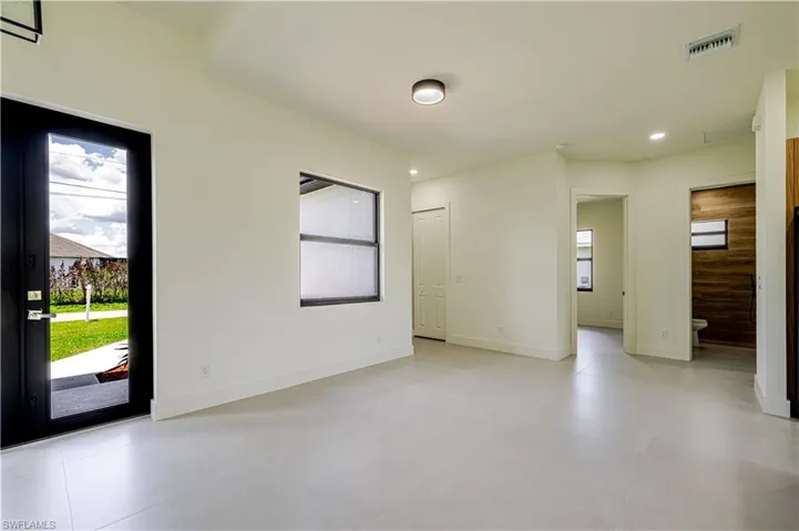 2705 Darlene Pl, Lehigh Acres, Florida 33971