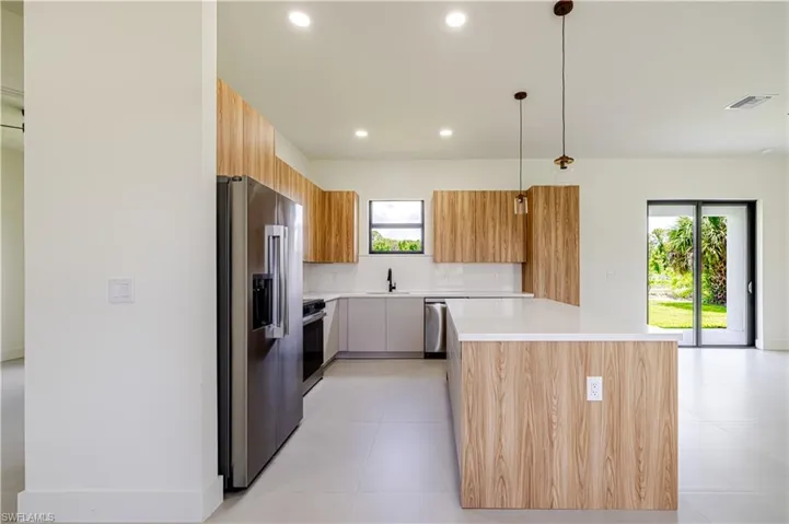 2705 Darlene Pl, Lehigh Acres, Florida 33971