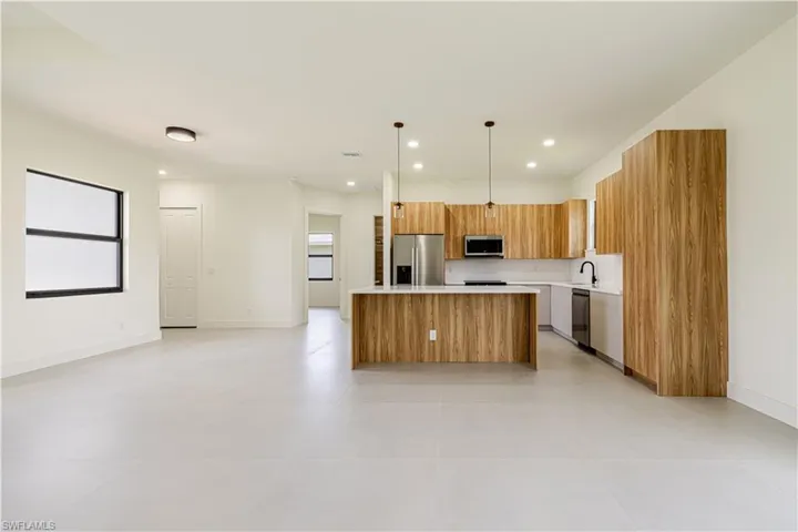 2705 Darlene Pl, Lehigh Acres, Florida 33971