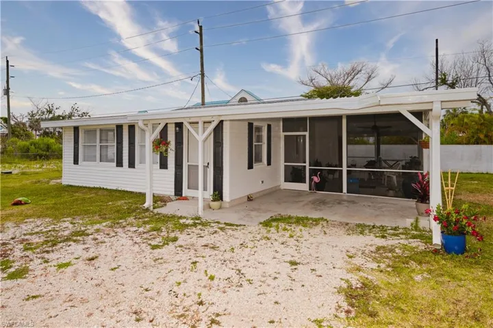 16820 Banyon Dr, Fort Myers, Florida 33908