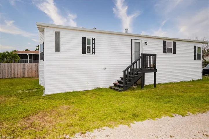 16820 Banyon Dr, Fort Myers, Florida 33908