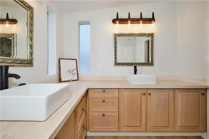 16820 Banyon Dr, Fort Myers, Florida 33908