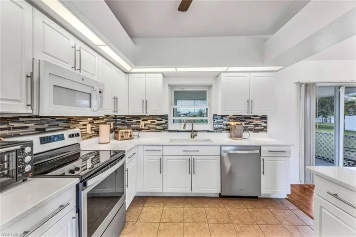 2617 NW 7th ST, CAPE CORAL FL 33993