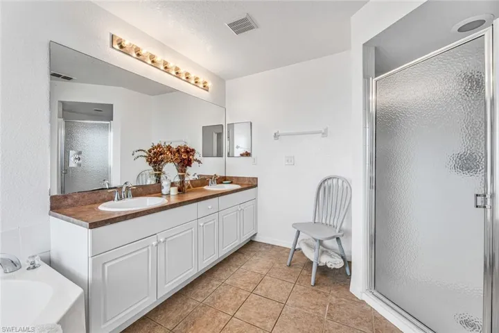 2617 NW 7th ST, CAPE CORAL FL 33993