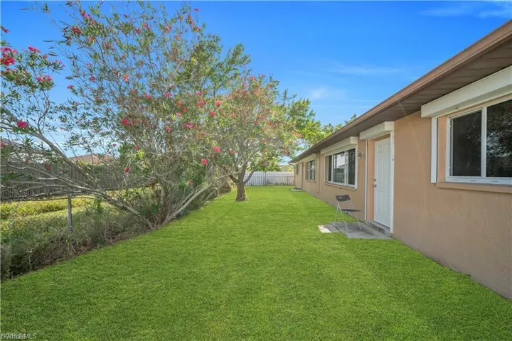 836 Sw Trafalgar Pkwy B, Cape Coral, Florida 33991