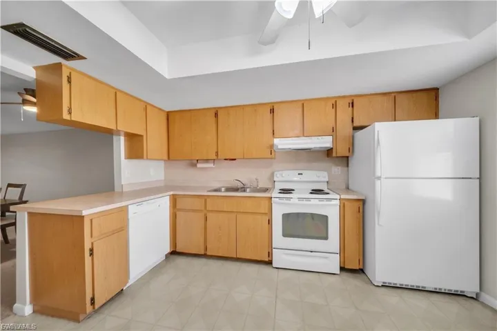 836 Sw Trafalgar Pkwy B, Cape Coral, Florida 33991
