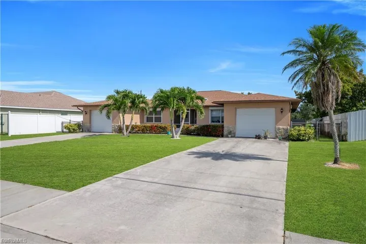 836 Sw Trafalgar Pkwy B, Cape Coral, Florida 33991