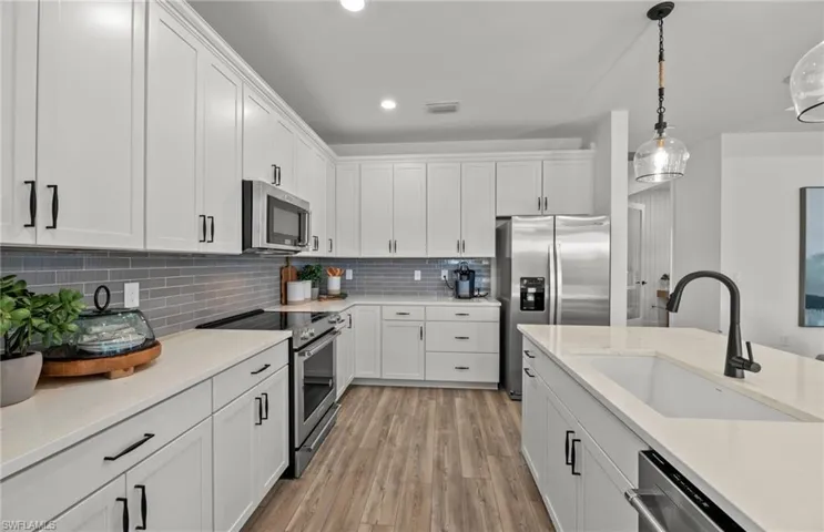 Inteior photos are of a staged model home and are for illustration purposes.