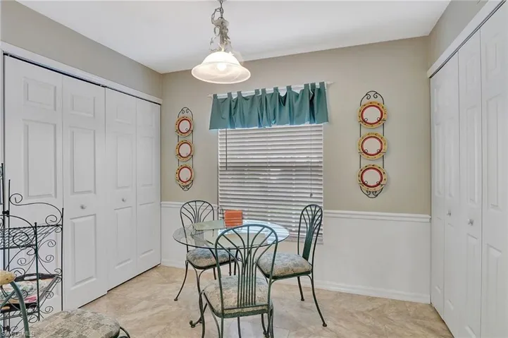 kitchen eating area