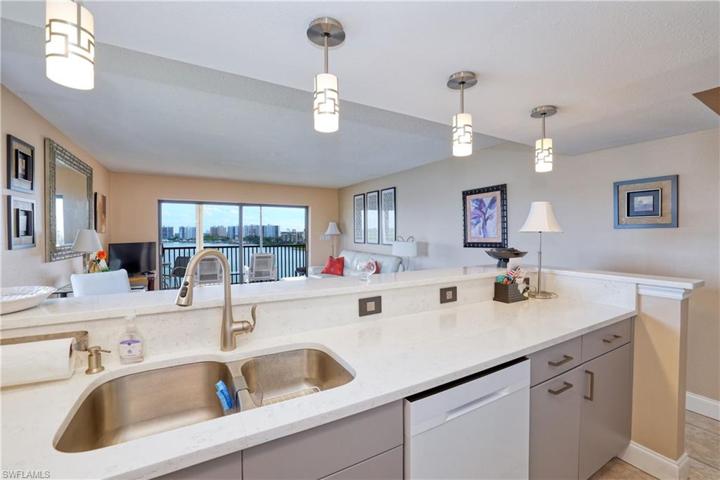 400  Lenell  RD, Fort Myers Beach, FL 33931
