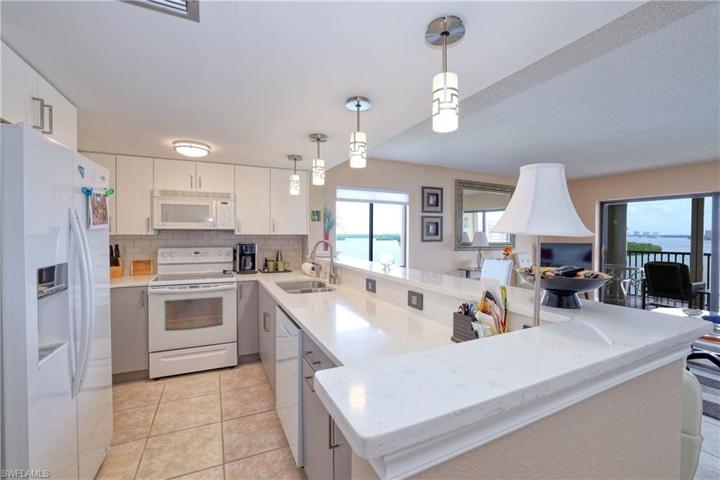 400  Lenell  RD, Fort Myers Beach, FL 33931
