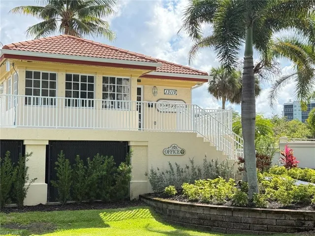 13115  Vanderbilt  RD, Naples, FL 34110