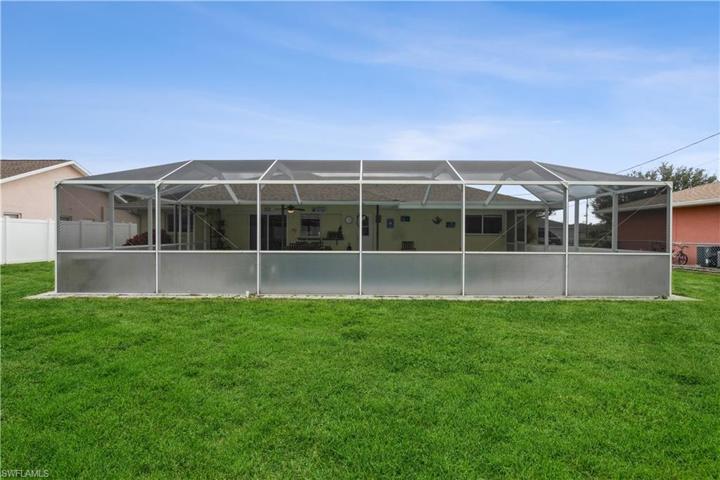 715 SW 36th ST, CAPE CORAL FL 33914