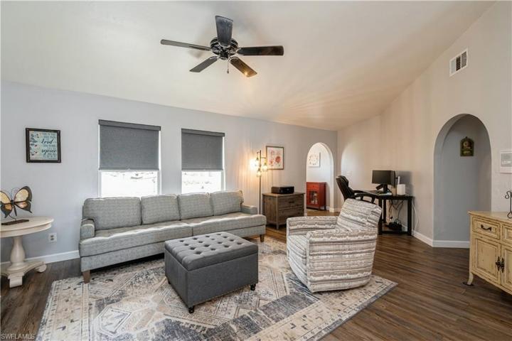 715 SW 36th ST, CAPE CORAL FL 33914