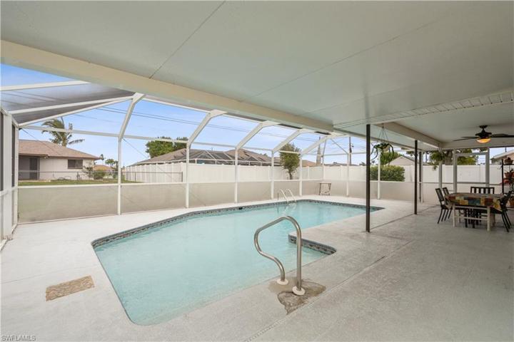 715 SW 36th ST, CAPE CORAL FL 33914