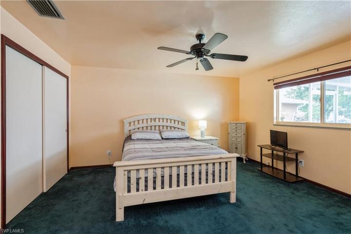 OVERSIZED PRIMARY BEDROOM