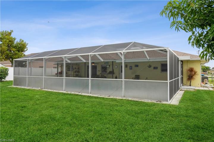 715 SW 36th ST, CAPE CORAL FL 33914